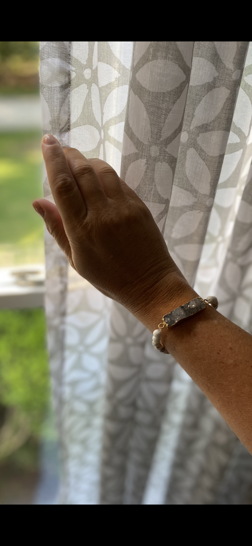 White Howlite and Druzy Bar